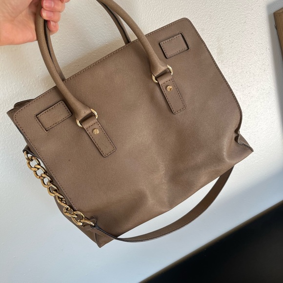 MICHEAL KORS / LARGE HAMILTON LEATHER TOTE! Gently used condition! - Picture 7 of 9